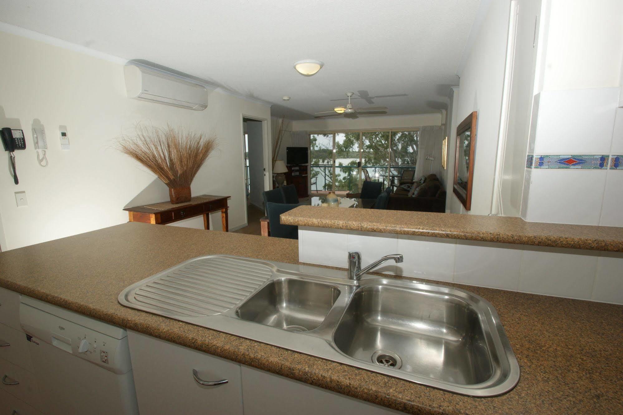 The Esplanade Riverview Holiday Apartments 玛志洛 外观 照片